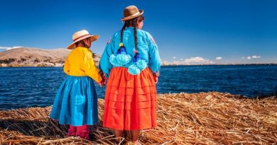the-floating-homes-of-lake-titicaca-–-bbc
