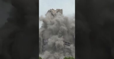 India demolishes illegal skyscrapers, evacuates thousands | USA TODAY #Shorts