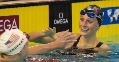 swimming:-canada’s-summer-mcintosh-wins-world-cup-gold-–-ctv-news