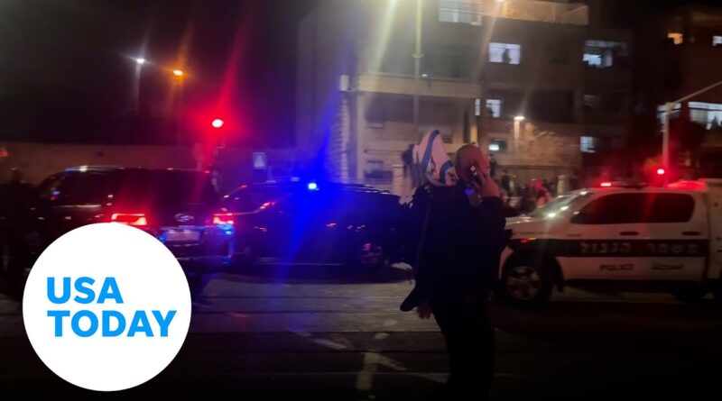 Gunman kills seven, injures three, at a synagogue in Jerusalem | USA TODAY