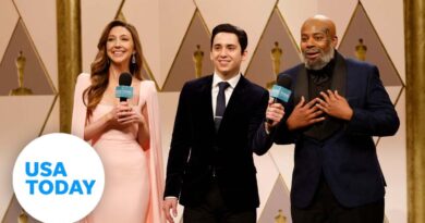 'SNL' spoofs Oscars on red carpet; 'Wednesday' star Jenna Ortega hosts | USA TODAY